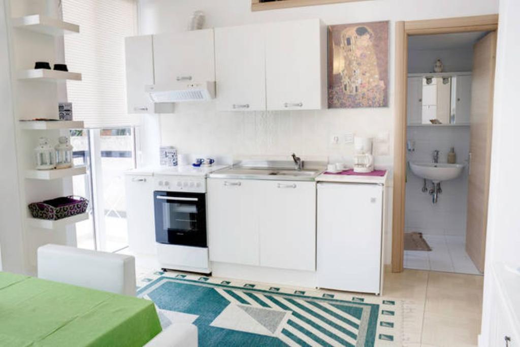 Thelma'S Apartment เอเธนส์ ภายนอก รูปภาพ